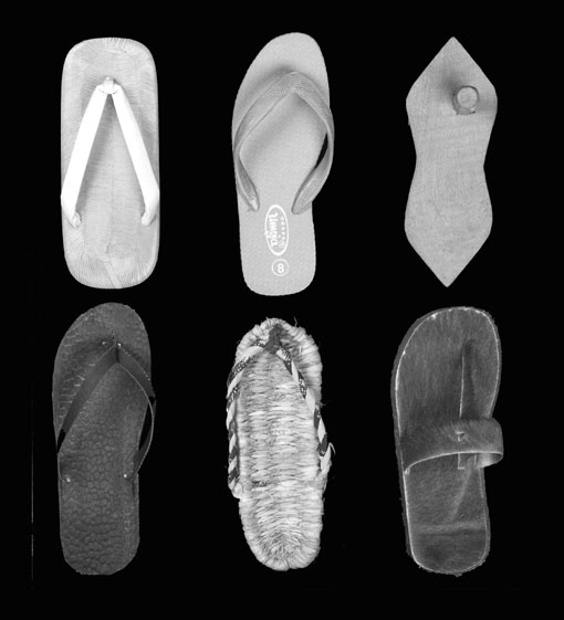 gleich und doch verschieden_badeschuhe