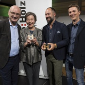 Die Preisträger HBP 2023: Markus Klaura, Eva Rubin und Sebastian Horvath - mit Johann Weinberger (proHolz Kärnten)