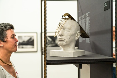 Helm Elektra