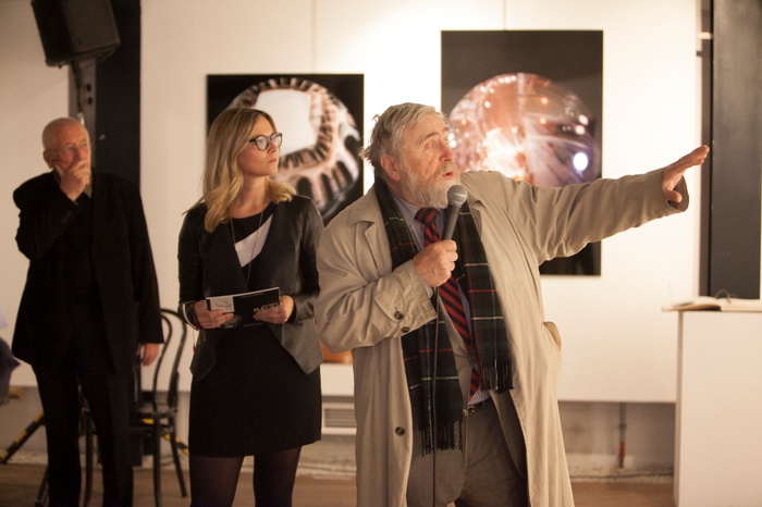 Prof. Friedrich Kurrent zu Besuch im Architektur Haus Kärnten bei der Ausstellung „Erlebnis Raum“.