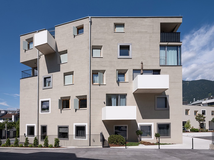 Quartier am Raiffeisenplatz, Schwaz (Silvia Boday) mit Schüco AWS 75.SI+, ADS 75.SI+, FWS 50, ALB