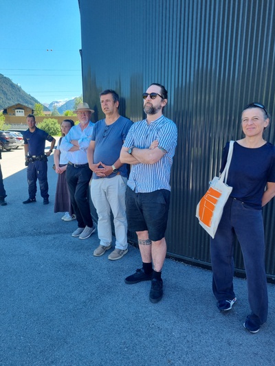 Besichtigung Feuerwehrhaus - Einsatzzentrale Flachau mit Georg Lienbacher von fally+partner sowie Ortsfeuerwehrkommandant Christian Jäger und Abschnittsfeuerwehrkommandant Christian Lackner.