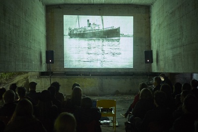 Kino unter der Brücke