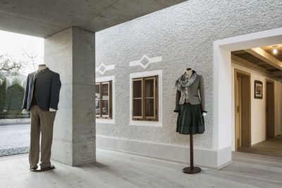 Schleedorf (S);
Schneiderei Wimmer;
Bauherr_in: Stefan und Monika Wimmer;
Architektur: LP architektur ZT GmbH, Altenmarkt